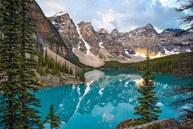 Book Lake Louise, Banff, Moraine Lake Tour from Calgary or Banff